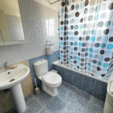 Apartament Spacious Beautiful 1 Bedroom !!! *