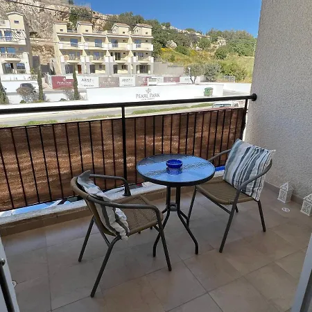 Spacious Beautiful 1 Bedroom !!!