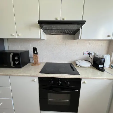 דירה Spacious Beautiful 1 Bedroom !!!